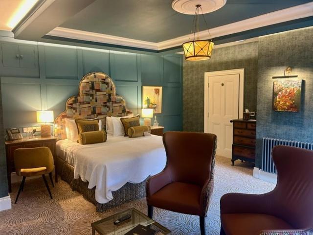 Superior Suite,1619324346:JPEG